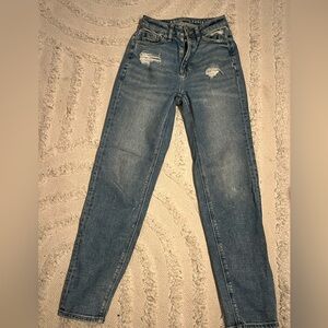 American eagle mom straighth jean